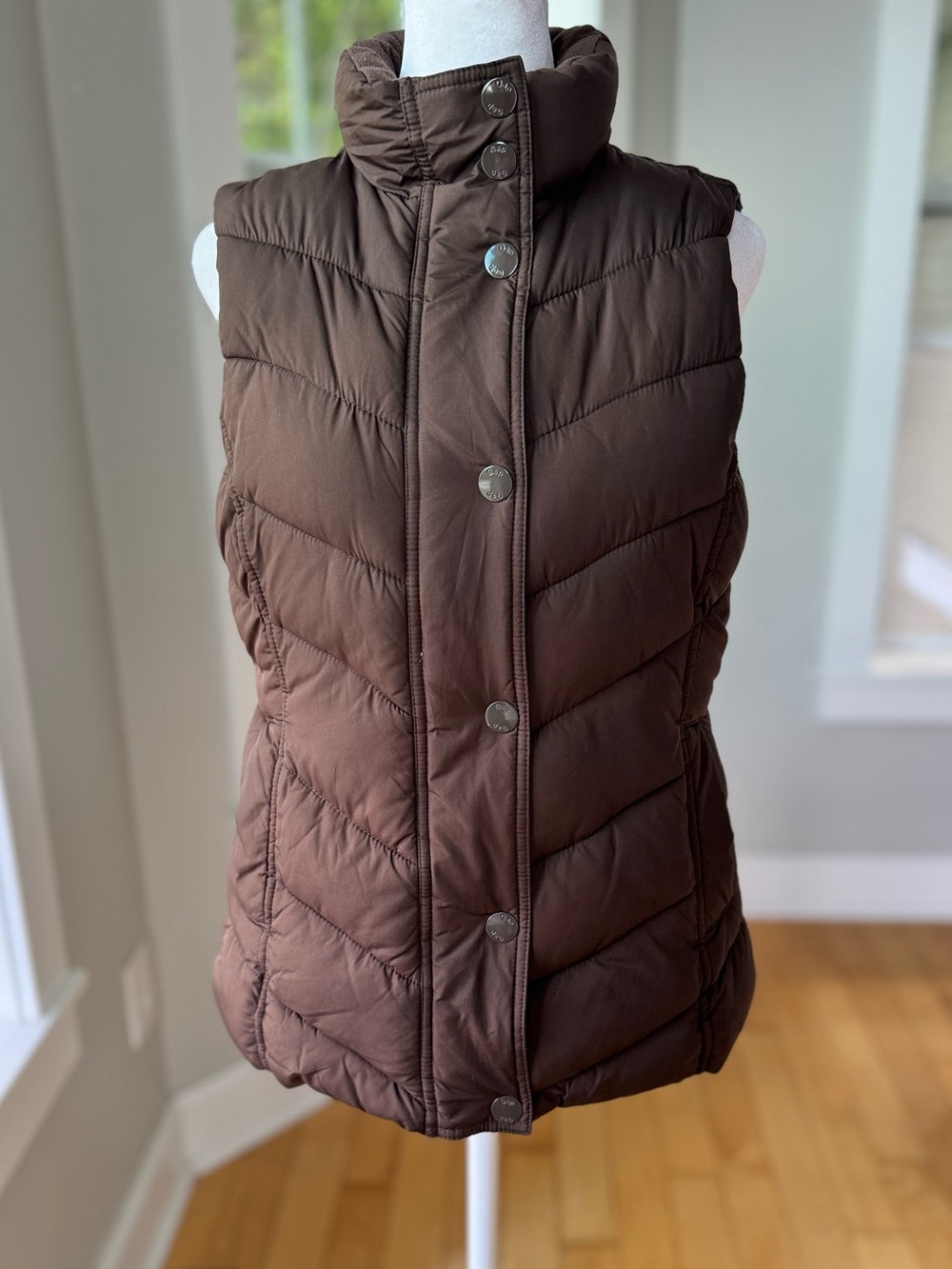 GAP Chocolate Brown Puffer Vest Size Small